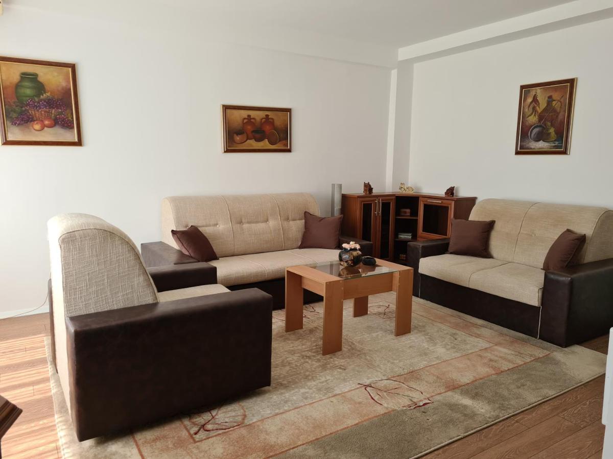 Ivana'S Apartment Bitola Bagian luar foto